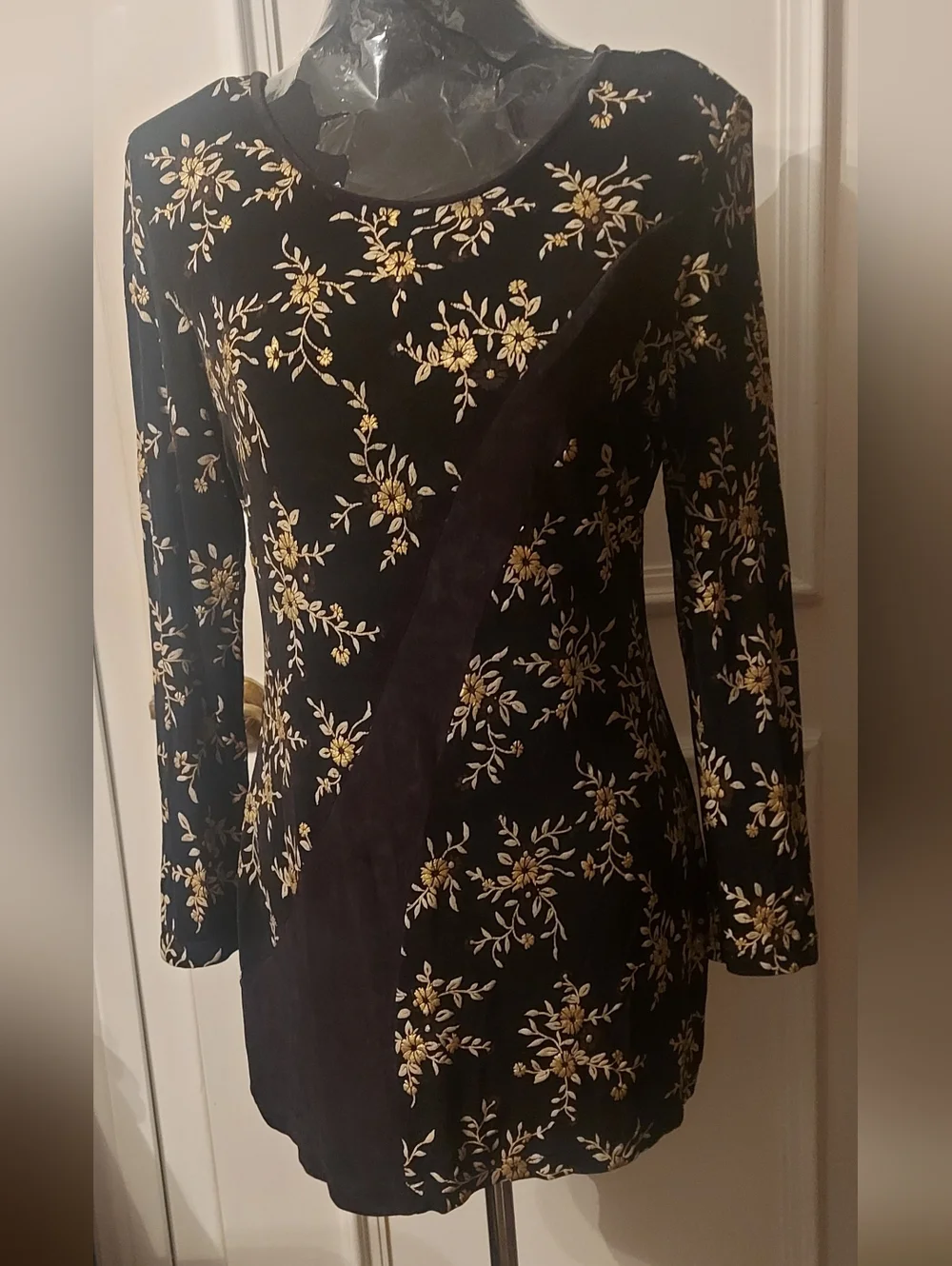 Black Gold Floral Tunic Size 8 — Quiet Luxury / Evening Chic - Picture 2 of 13